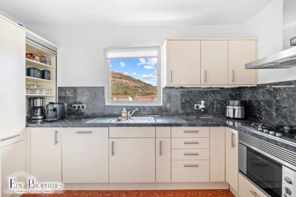 Casa independiente en calle Turmalina