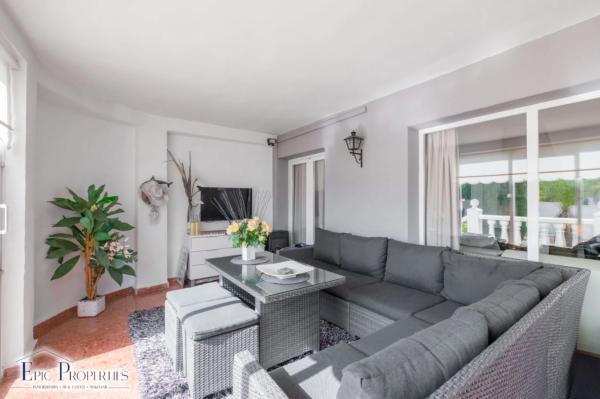 Casa independiente en calle Turmalina