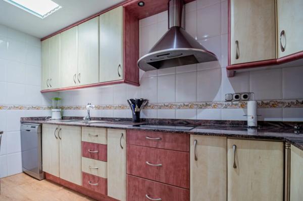 Chalet adosado en calle Violeta