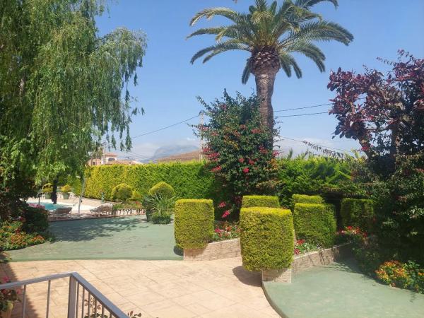 Casa independiente en calle Morena