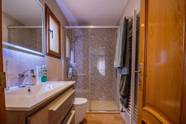 Chalet adosado en calle Violeta