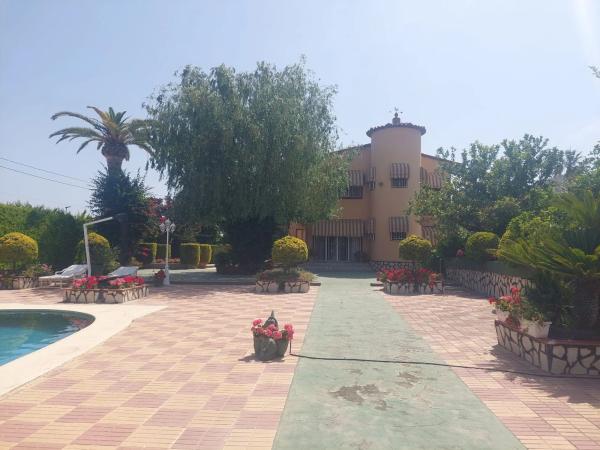 Casa independiente en calle Morena