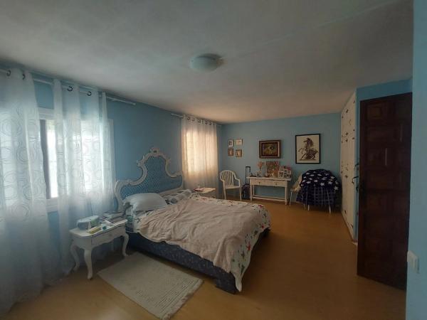 Casa independiente en calle Morena