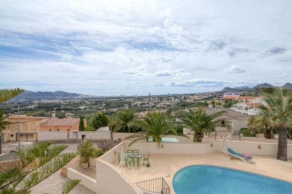 Casa independiente en calle Pirineus