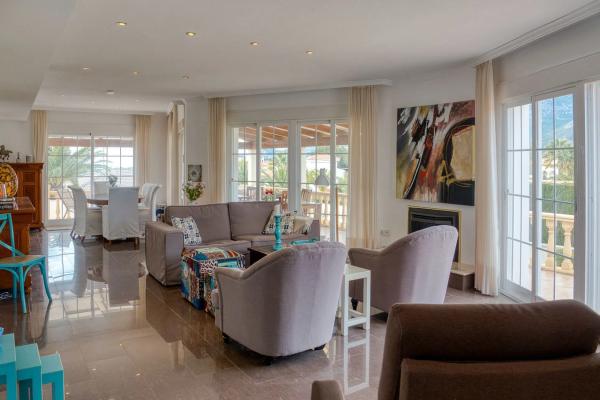 Casa independiente en calle Pirineus