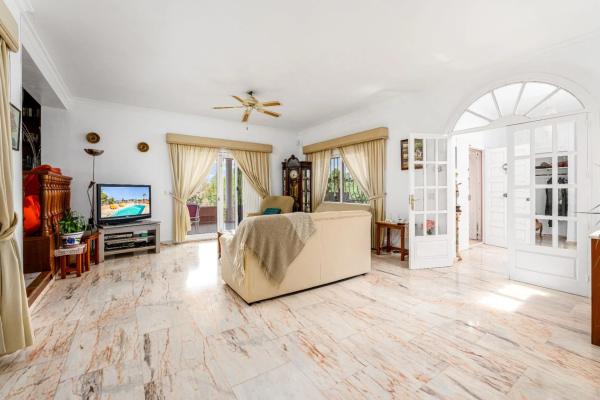 Casa independiente en calle Pinsà