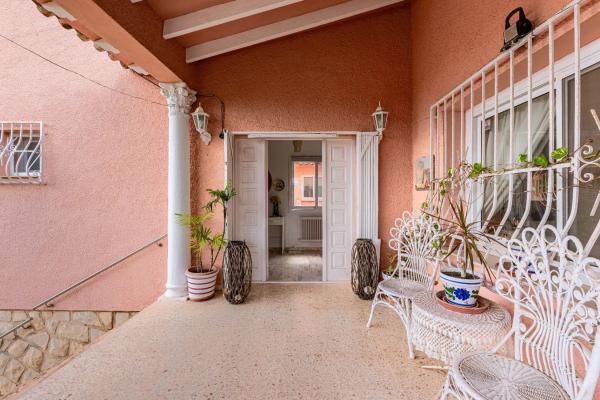 Casa independiente en calle Pinsà