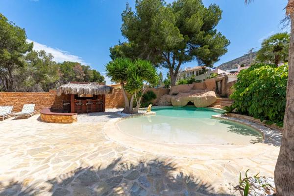 Casa independiente en calle Cormorà