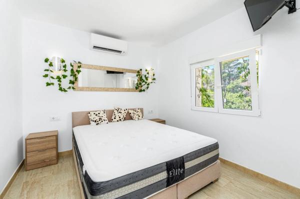 Casa independiente en calle Cormorà