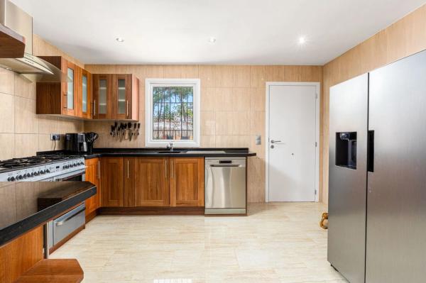 Casa independiente en calle Cormorà