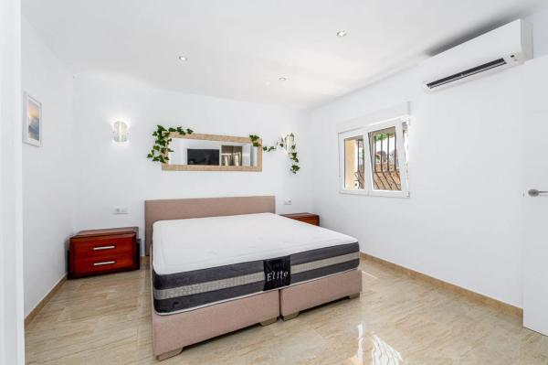 Casa independiente en calle Cormorà