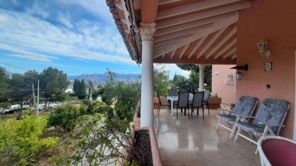 Casa independiente en calle Faisa