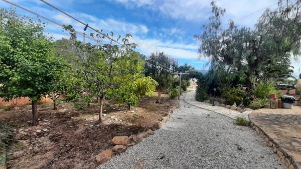 Casa independiente en calle Faisa