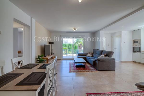 Casa independiente en calle Ulisses