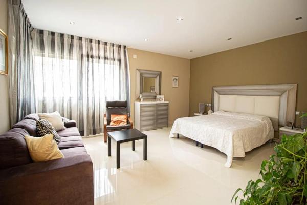 Casa independiente en c. Orio