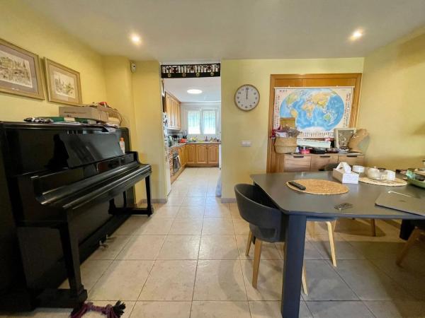 Chalet adosado en calle Cormorà