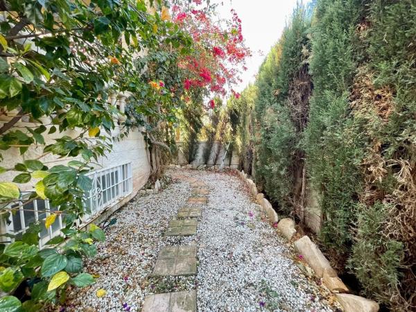 Chalet adosado en calle Cormorà