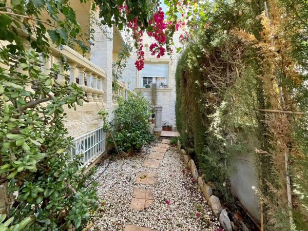 Chalet adosado en calle Cormorà