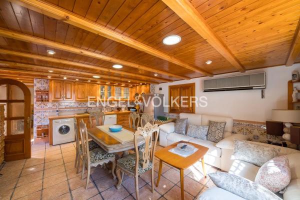 Casa independiente en calle Robi