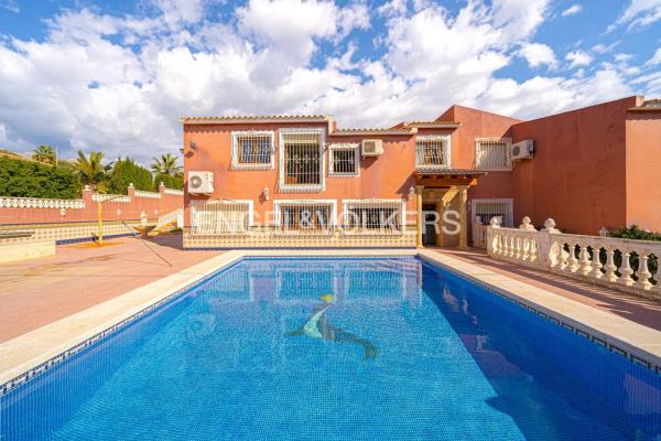 Casa independiente en calle Robi