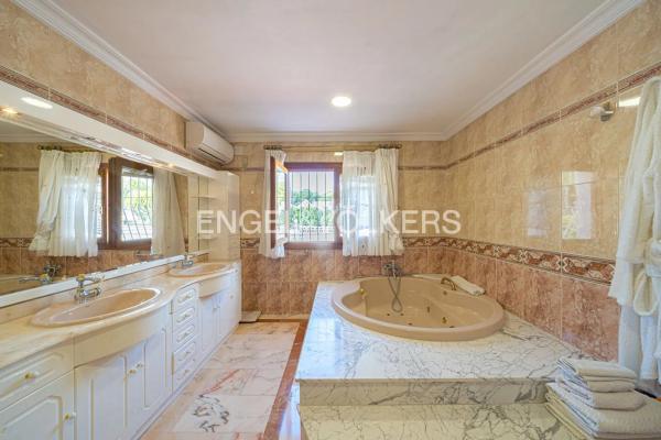 Casa independiente en calle Robi