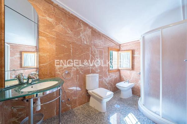 Casa independiente en calle Robi