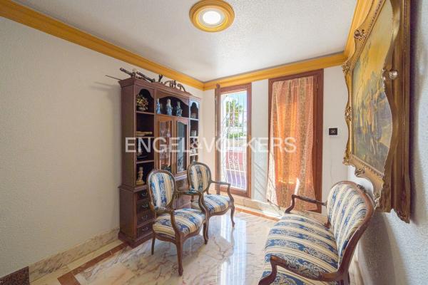 Casa independiente en calle Robi