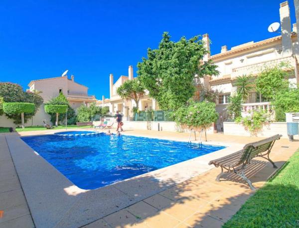 Chalet adosado en calle Cormorà, 30