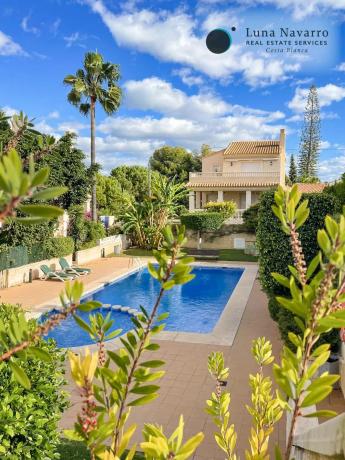 Chalet adosado en calle Pinsà, 3