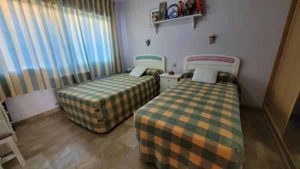 Casa independiente en calle Amsterdam