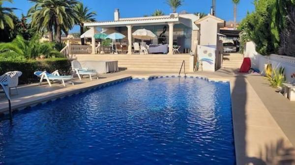 Casa independiente en calle Amsterdam