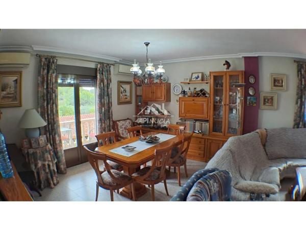 Chalet en avenida Carbonera, 66 -68