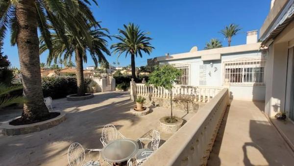 Casa independiente en calle Amsterdam