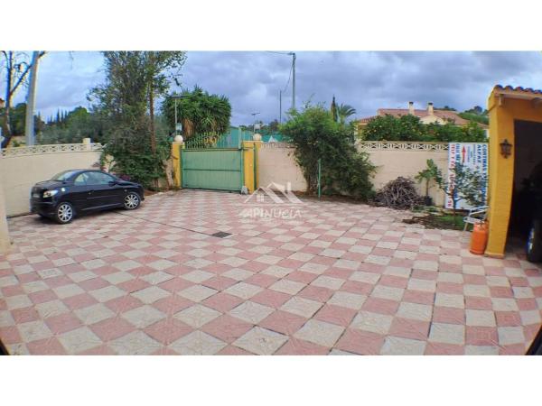 Chalet en avenida Carbonera, 66 -68