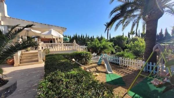 Casa independiente en calle Amsterdam