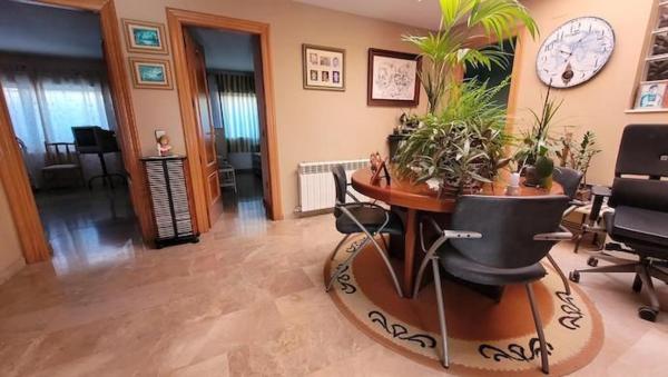 Casa independiente en calle Amsterdam