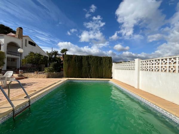 Casa independiente en calle Quevedo