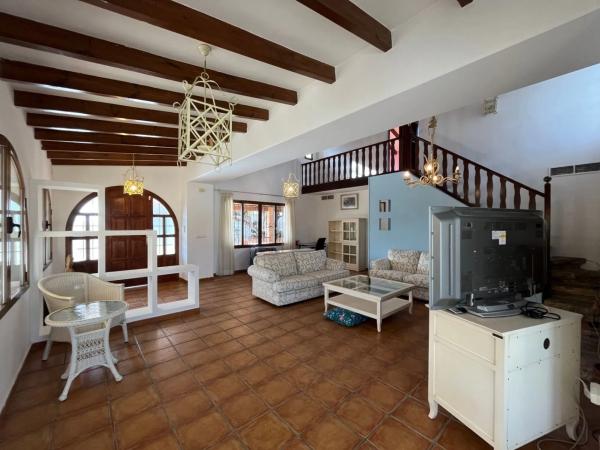 Casa independiente en calle Quevedo