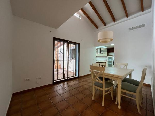 Casa independiente en calle Quevedo