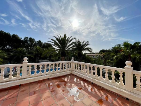 Casa independiente en calle Castanyers Bh