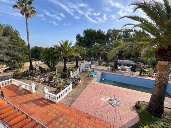 Casa independiente en calle Castanyers Bh