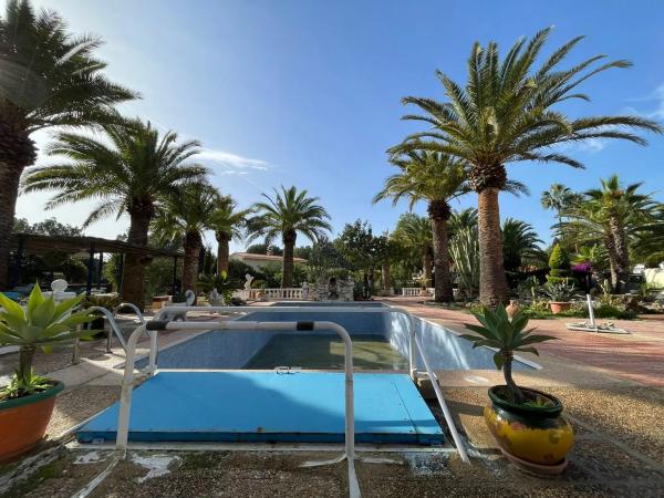 Casa independiente en calle Castanyers Bh