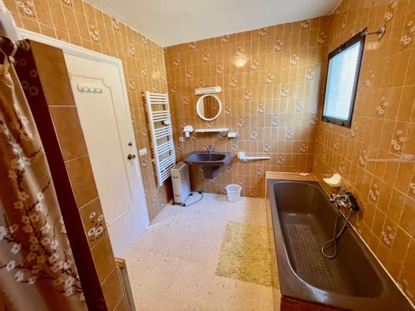 Casa independiente en calle Castanyers Bh