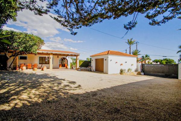 Casa independiente en calle Quevedo