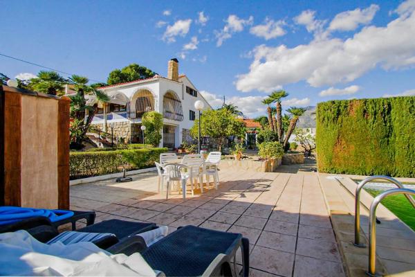 Casa independiente en calle Quevedo