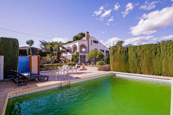 Casa independiente en calle Quevedo