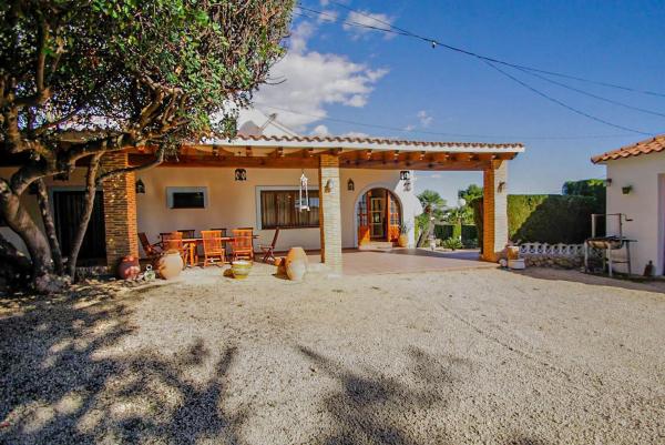 Casa independiente en calle Quevedo