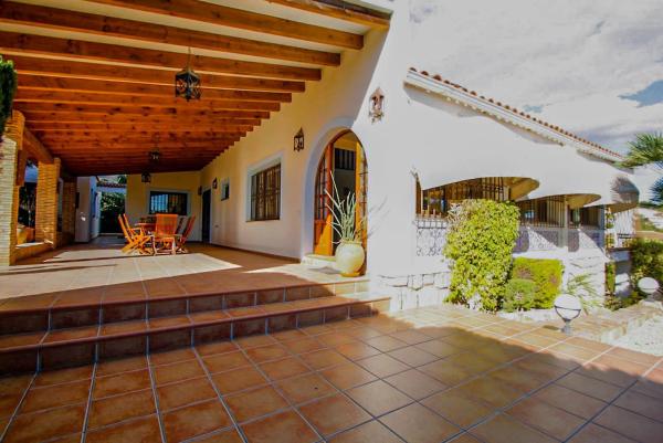 Casa independiente en calle Quevedo