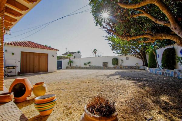 Casa independiente en calle Quevedo