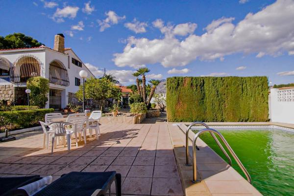 Casa independiente en calle Quevedo